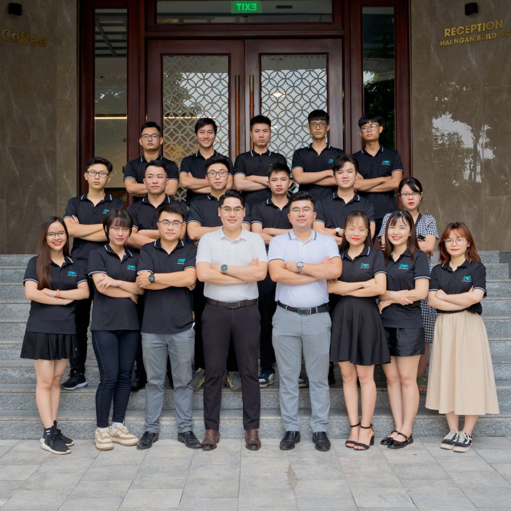 Đội ngũ tư vấn viên tại Căn Nhà Công Nghệ