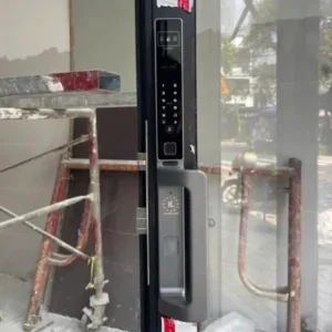 Lắp đặt linh hoạt, phù hợp nhiều loại cửa